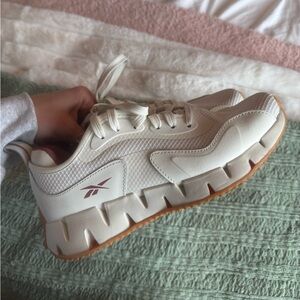 Reebok Women's Zig Sneakers Size 8.5